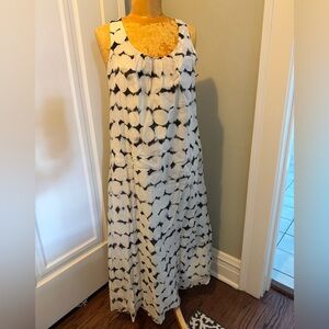 Vera Wang Black and White Maxi Dress M